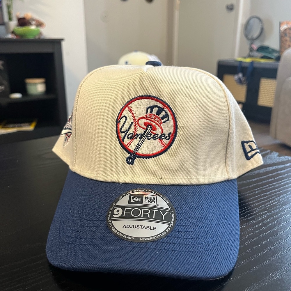 New Era Yankees Cap with Cream and Blue Design Original Logo NWT OSFA